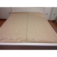 Unikatni mebl prekrivač za bračni krevet od zlatnog satena